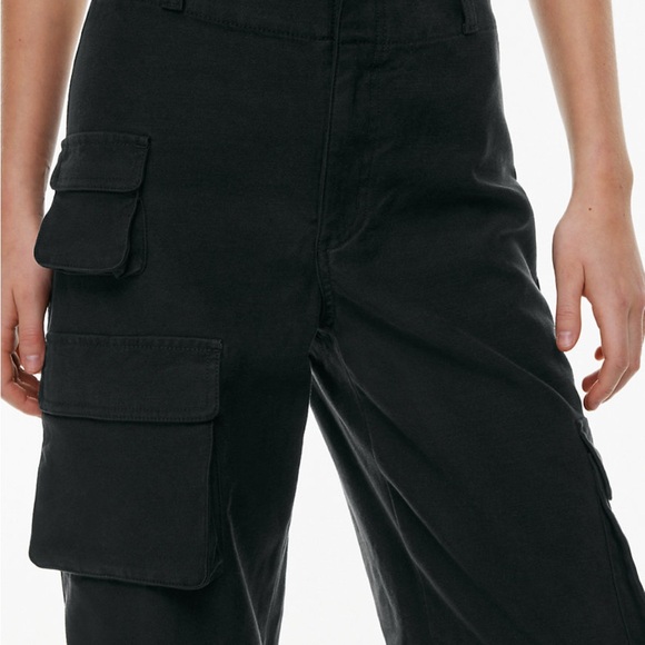 Aritzia Picture Cargo Pant, size 2, colour black - Picture 2 of 5